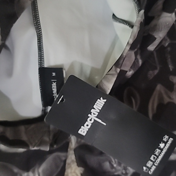 NWT Blackmilk Gone Batty Cuffed Pants M - Picture 4 of 4